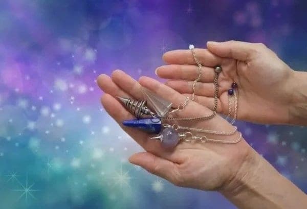 Apprendre à utiliser un pendule : premiers pas et limites