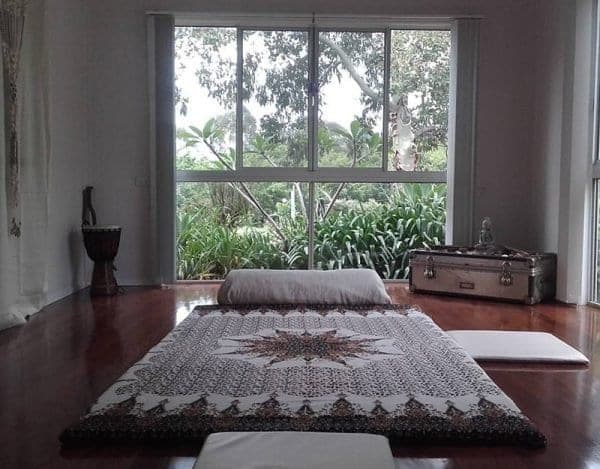 Que se passe-t-il pendant une séance de shiatsu ? Déroulé, tenue et pressions expliqués